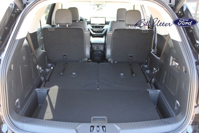 2025 Ford Explorer photo 6