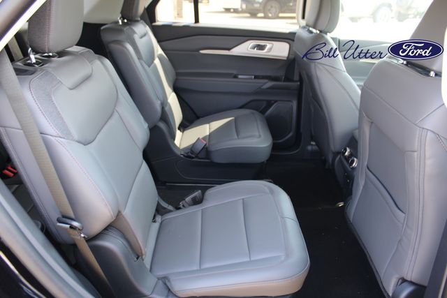 2025 Ford Explorer photo 9