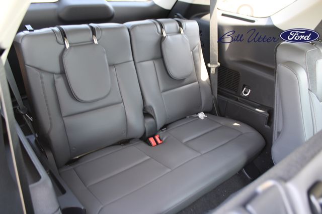 2025 Ford Explorer photo 10