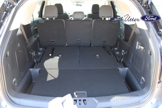 2025 Ford Explorer photo 4