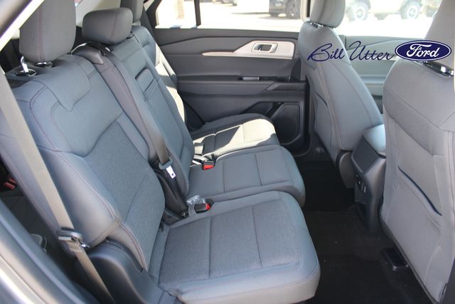 2025 Ford Explorer photo 7
