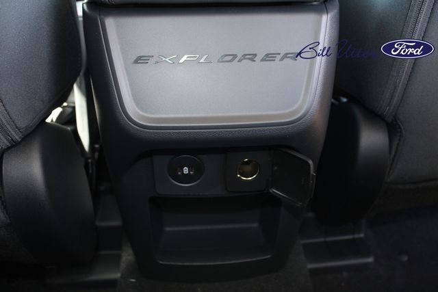 2025 Ford Explorer photo 10