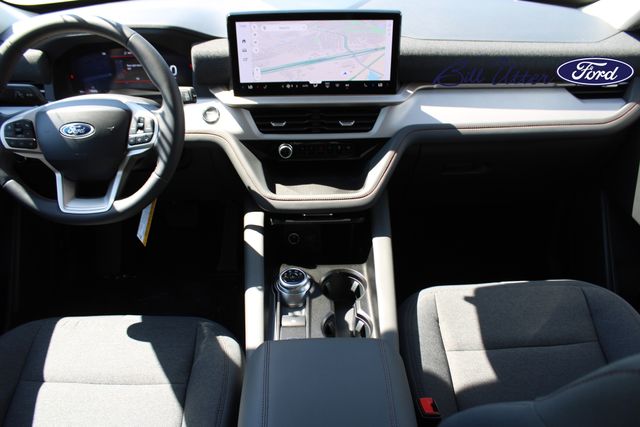 2025 Ford Explorer photo 11