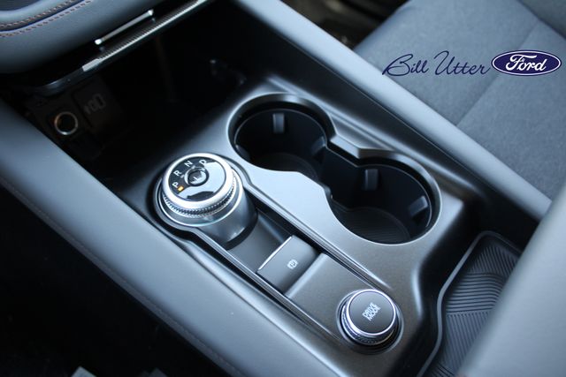2025 Ford Explorer photo 12
