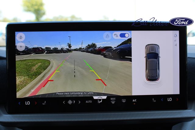 2025 Ford Explorer photo 15