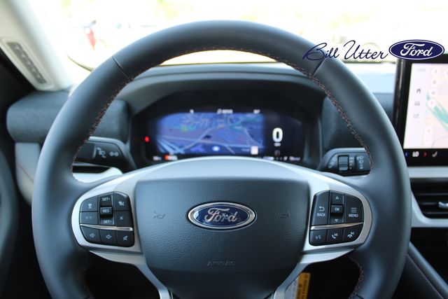 2025 Ford Explorer photo 16