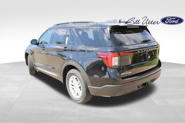 2025 Ford Explorer photo 4