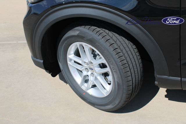 2025 Ford Explorer photo 5
