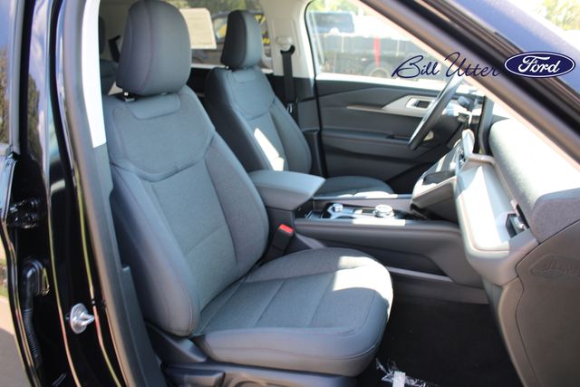 2025 Ford Explorer photo 7