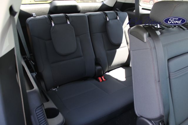 2025 Ford Explorer photo 10