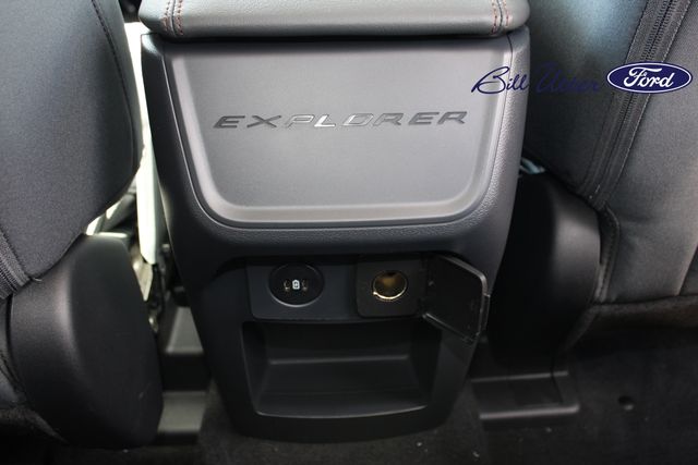 2025 Ford Explorer photo 11