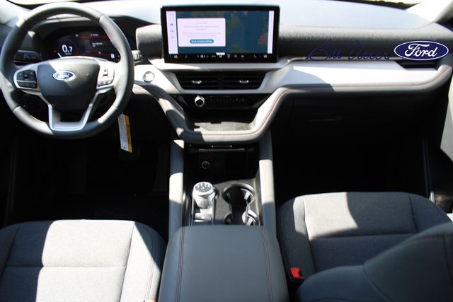 2025 Ford Explorer photo 12