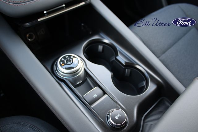 2025 Ford Explorer photo 13