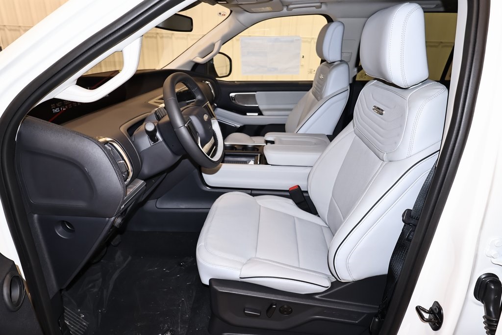 2025 Ford Expedition MAX Platinum photo 11