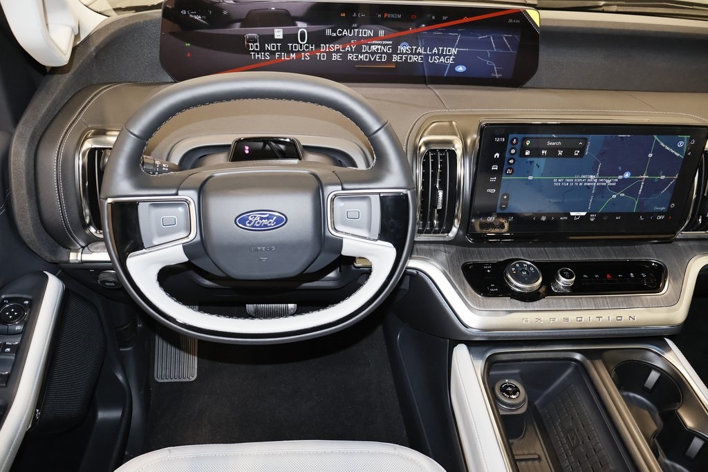 2025 Ford Expedition MAX Platinum photo 18