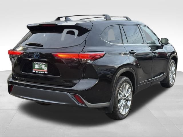 2022 Toyota Highlander Hybrid Limited photo 2