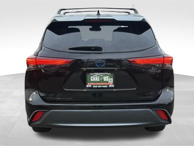 2022 Toyota Highlander Hybrid Limited photo 3