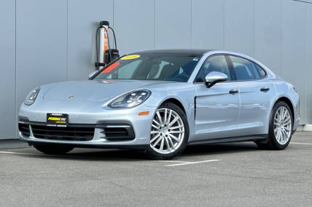 2018 Porsche Panamera 4