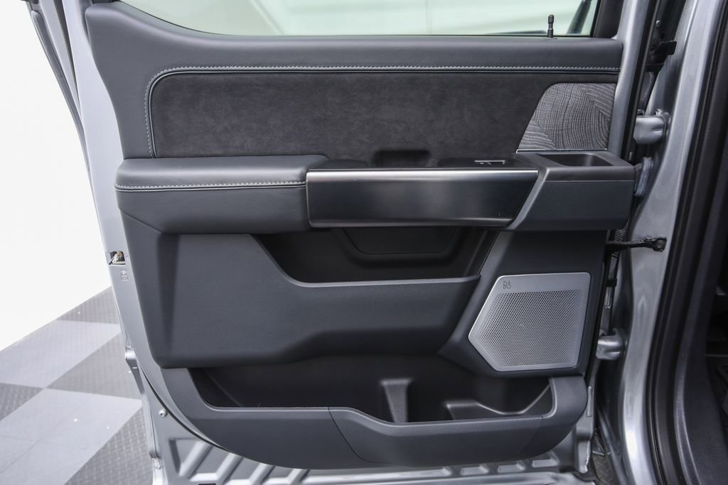 2023 Ford F-150 Platinum photo 17