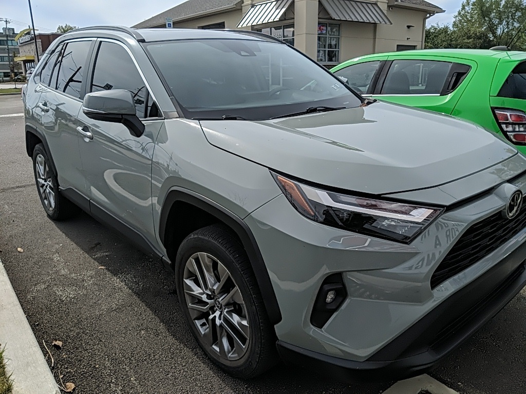 2022 Toyota RAV4 XLE Premium photo 2
