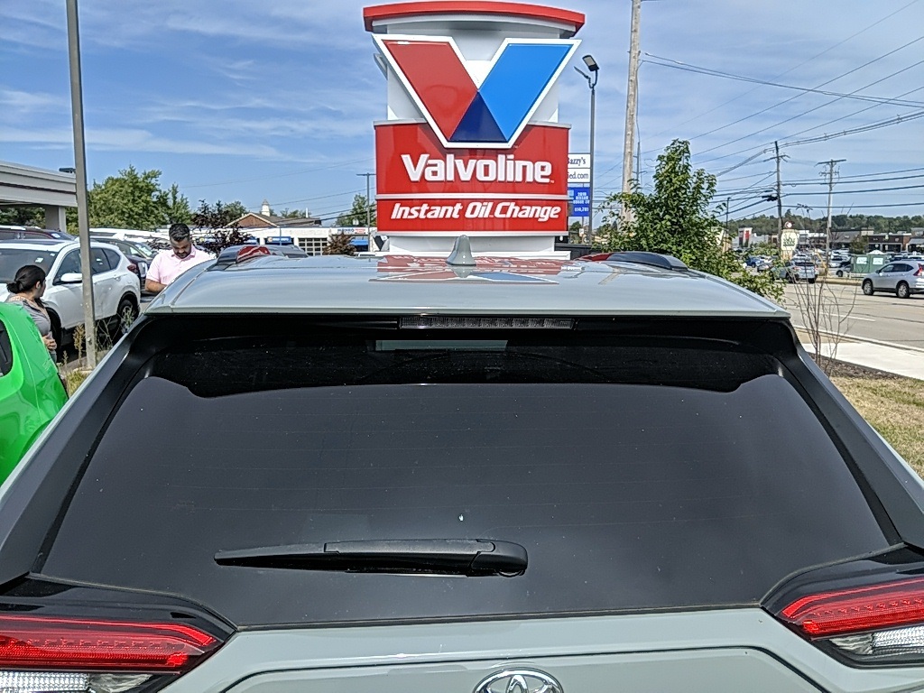 2022 Toyota RAV4 XLE Premium photo 5