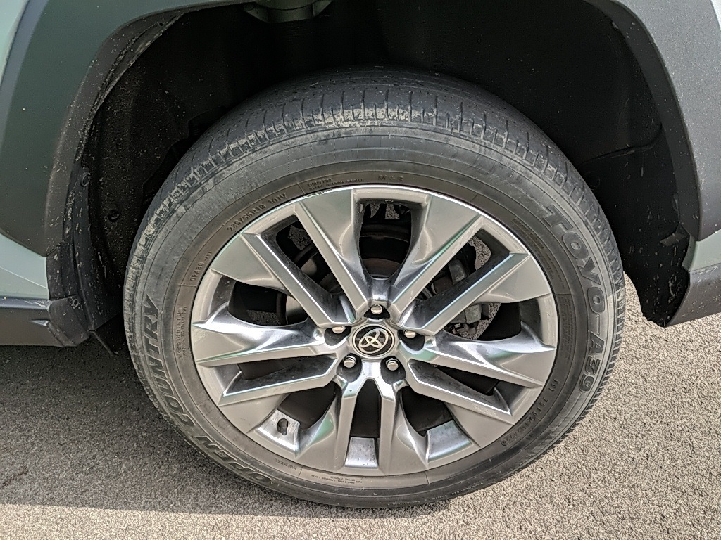 2022 Toyota RAV4 XLE Premium photo 7