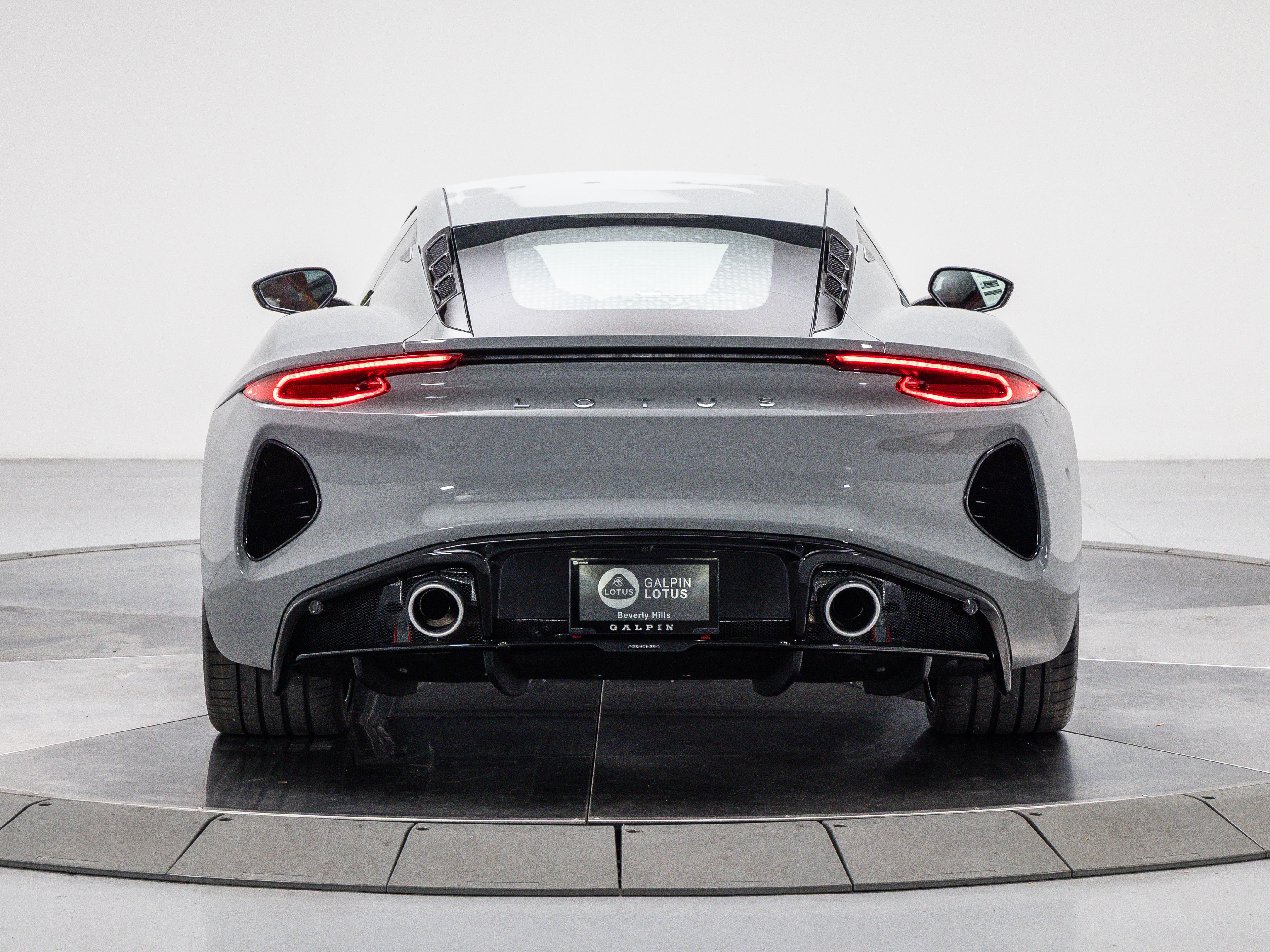 2025 Lotus Emira Base photo 4