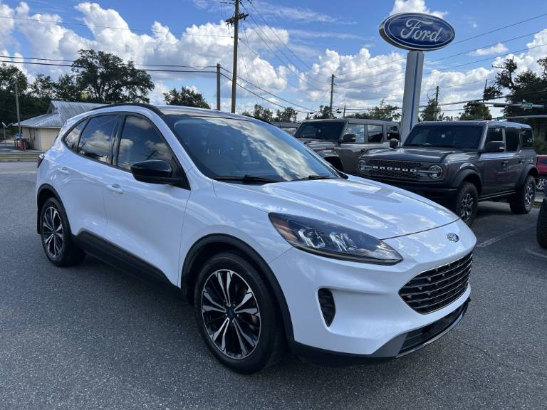 2021 Ford Escape SE Hybrid
