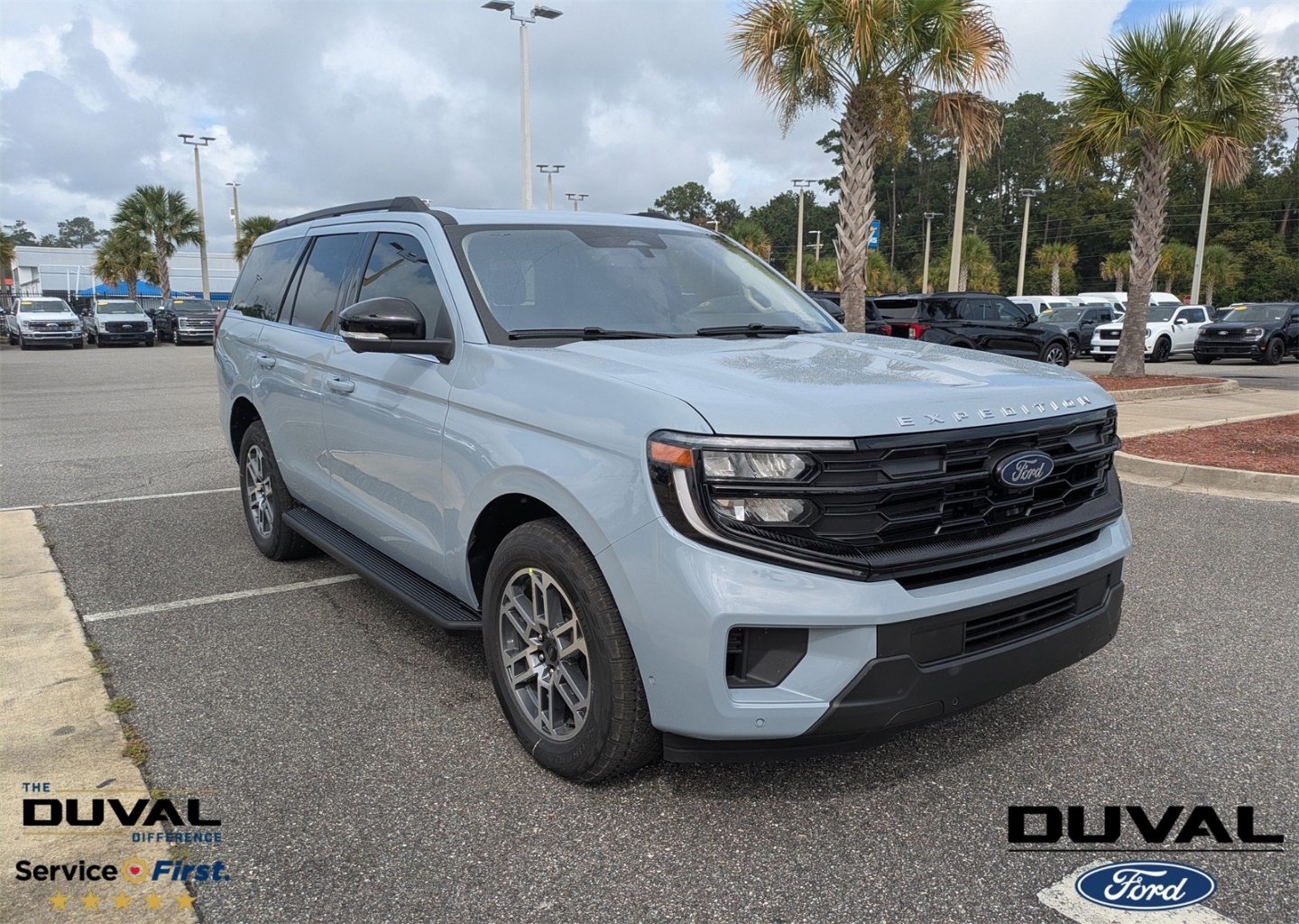 2025 Ford Expedition Active's photo