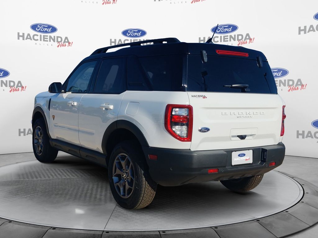 2024 Ford Bronco Sport Badlands photo 2