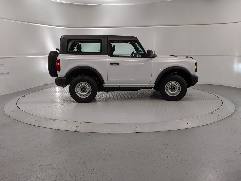 2025 Ford Bronco Base photo 2
