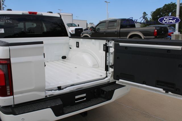 2025 Ford F-150 Platinum photo 7