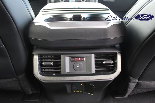 2025 Ford F-150 Platinum photo 12