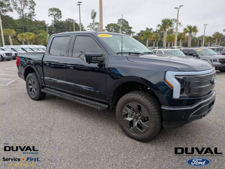 2024 Ford F-150 Lightning LARIAT
