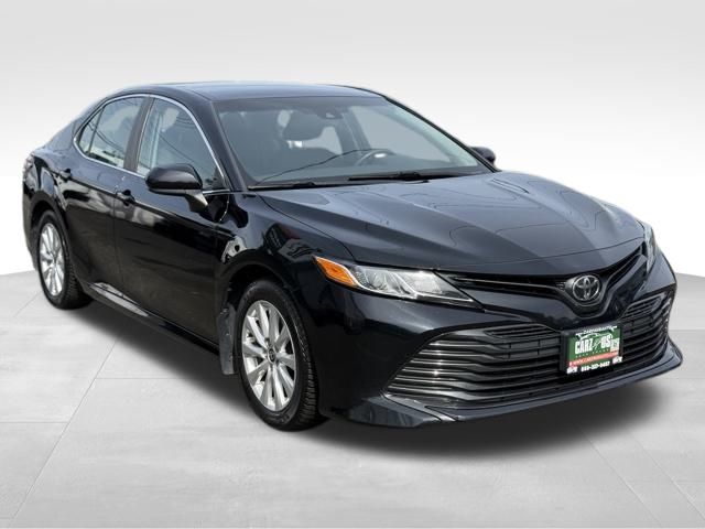 2020 Toyota Camry LE photo 3