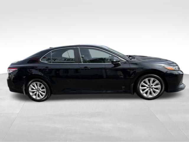 2020 Toyota Camry LE photo 4
