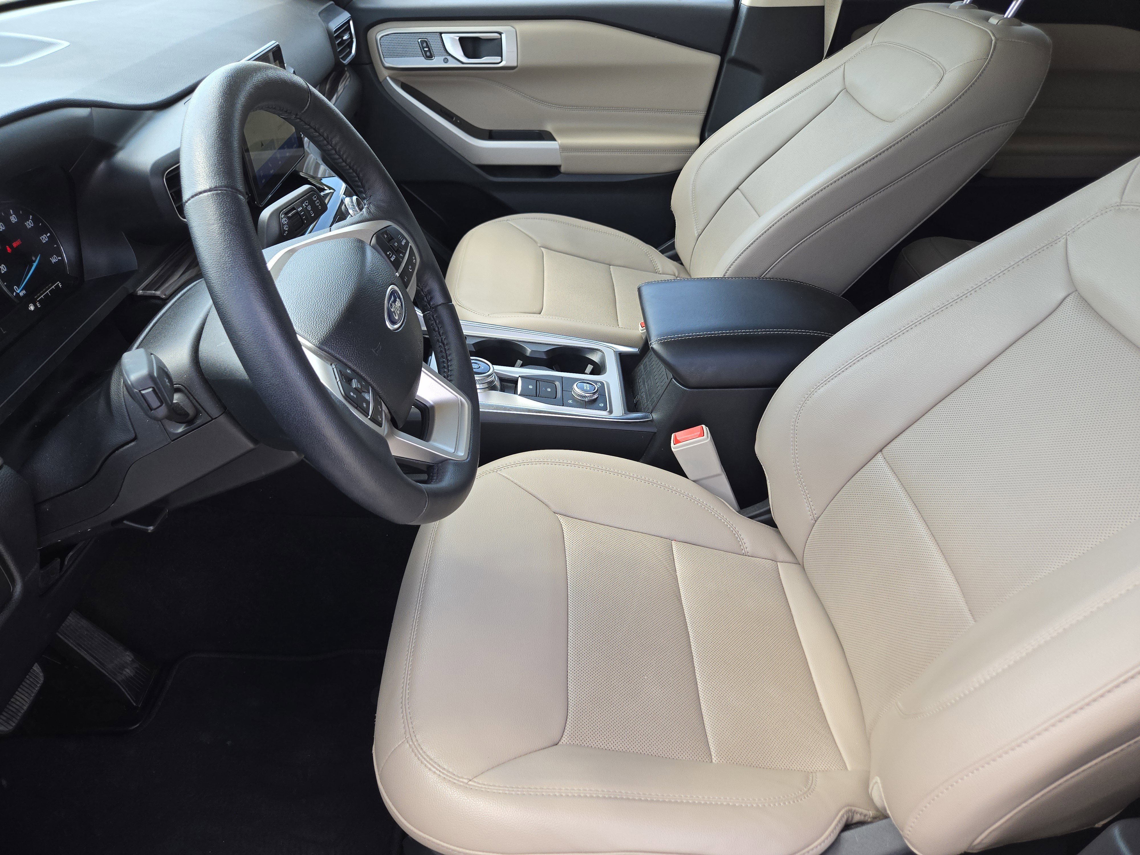 2024 Ford Explorer Limited photo 4