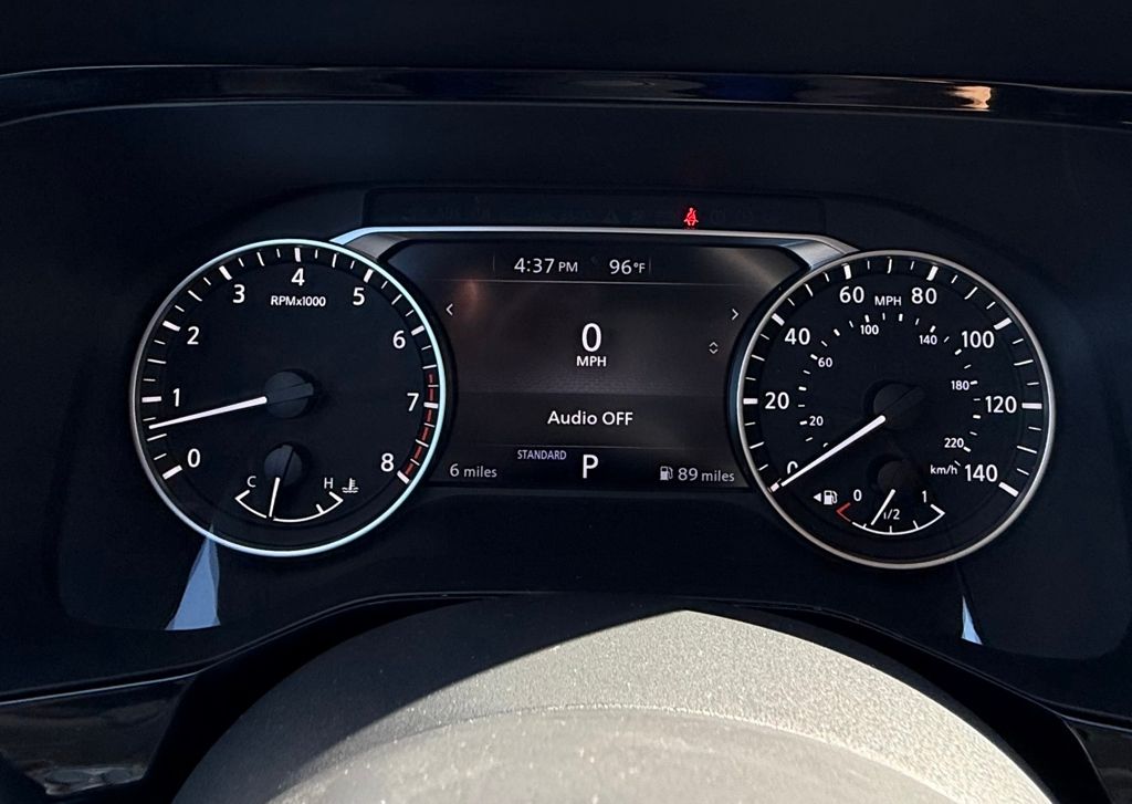 2025 Nissan Pathfinder SV photo 2