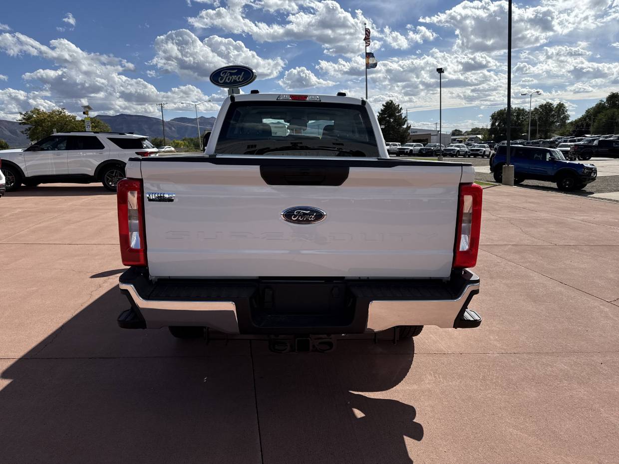 2026 Ford F-350 Super Duty XL - Photo 6