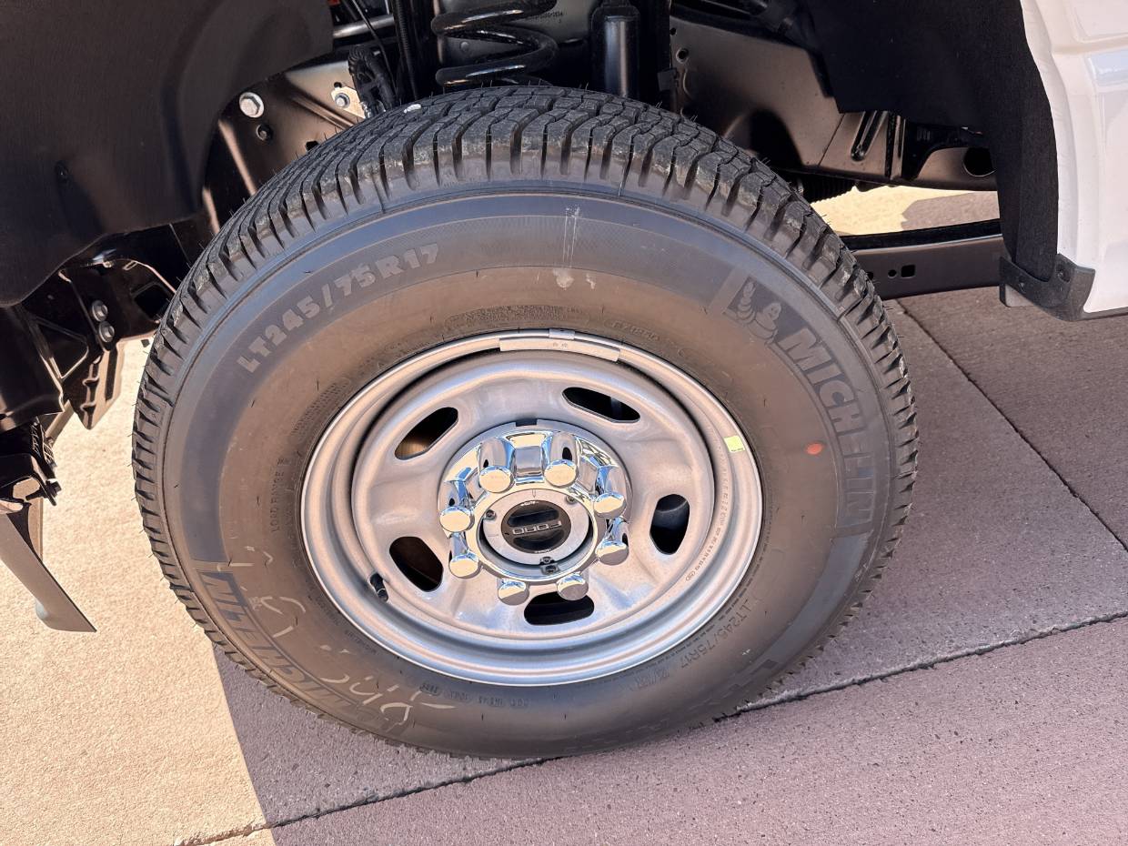 2026 Ford F-350 Super Duty XL - Photo 9