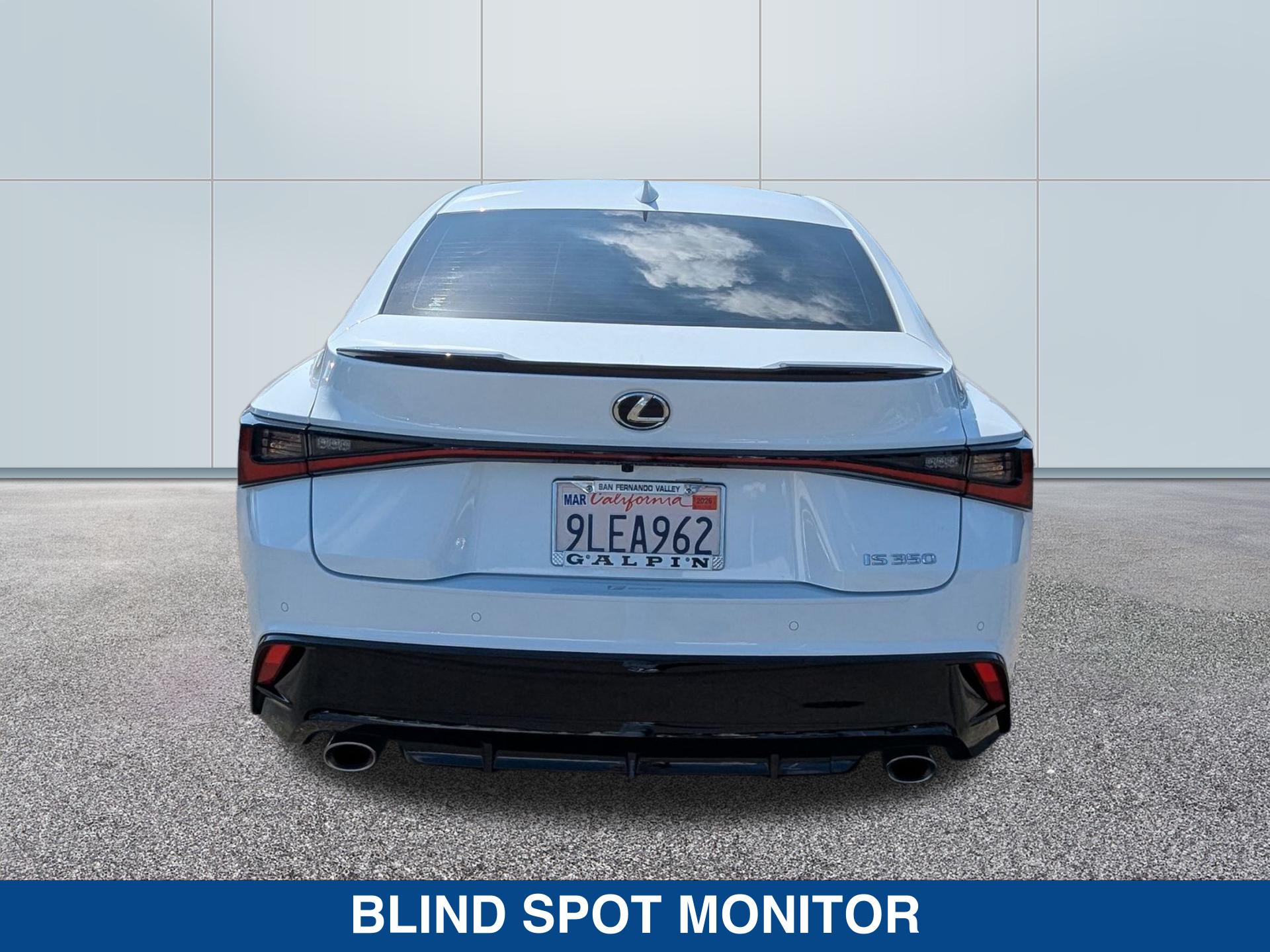 2024 Lexus IS 350 F SPORT photo 4