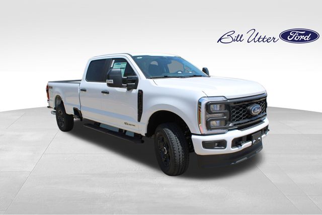 2025 Ford F-250 photo 2