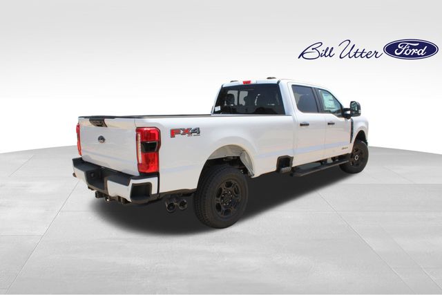2025 Ford F-250 photo 3