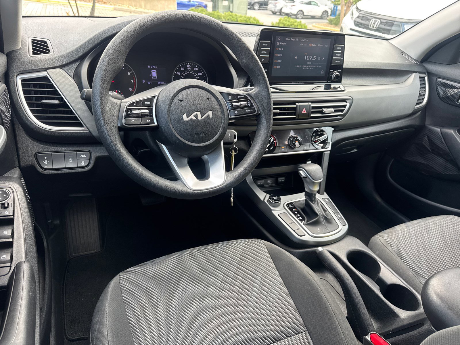 2023 Kia Seltos LX photo 11