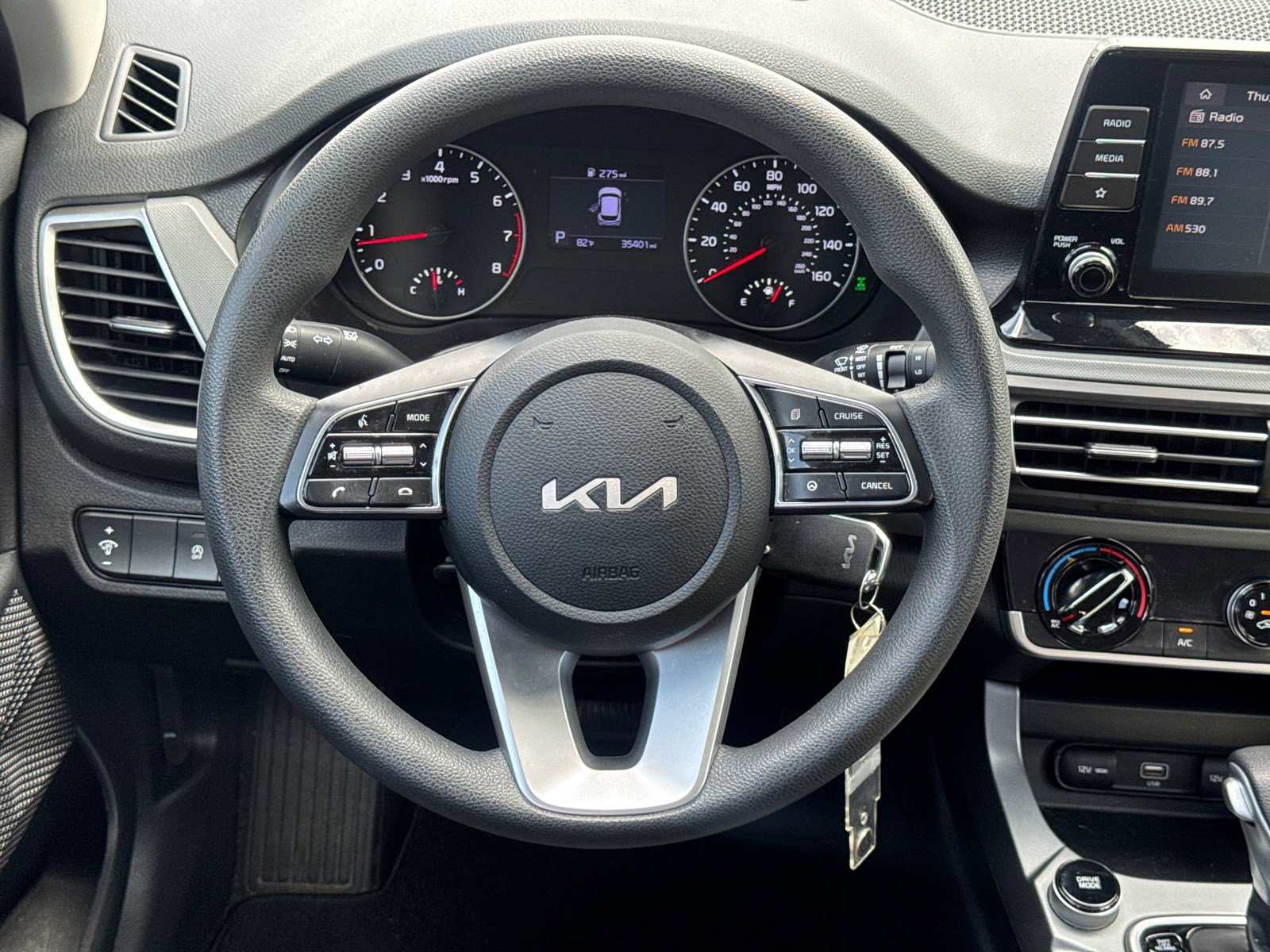 2023 Kia Seltos LX photo 13