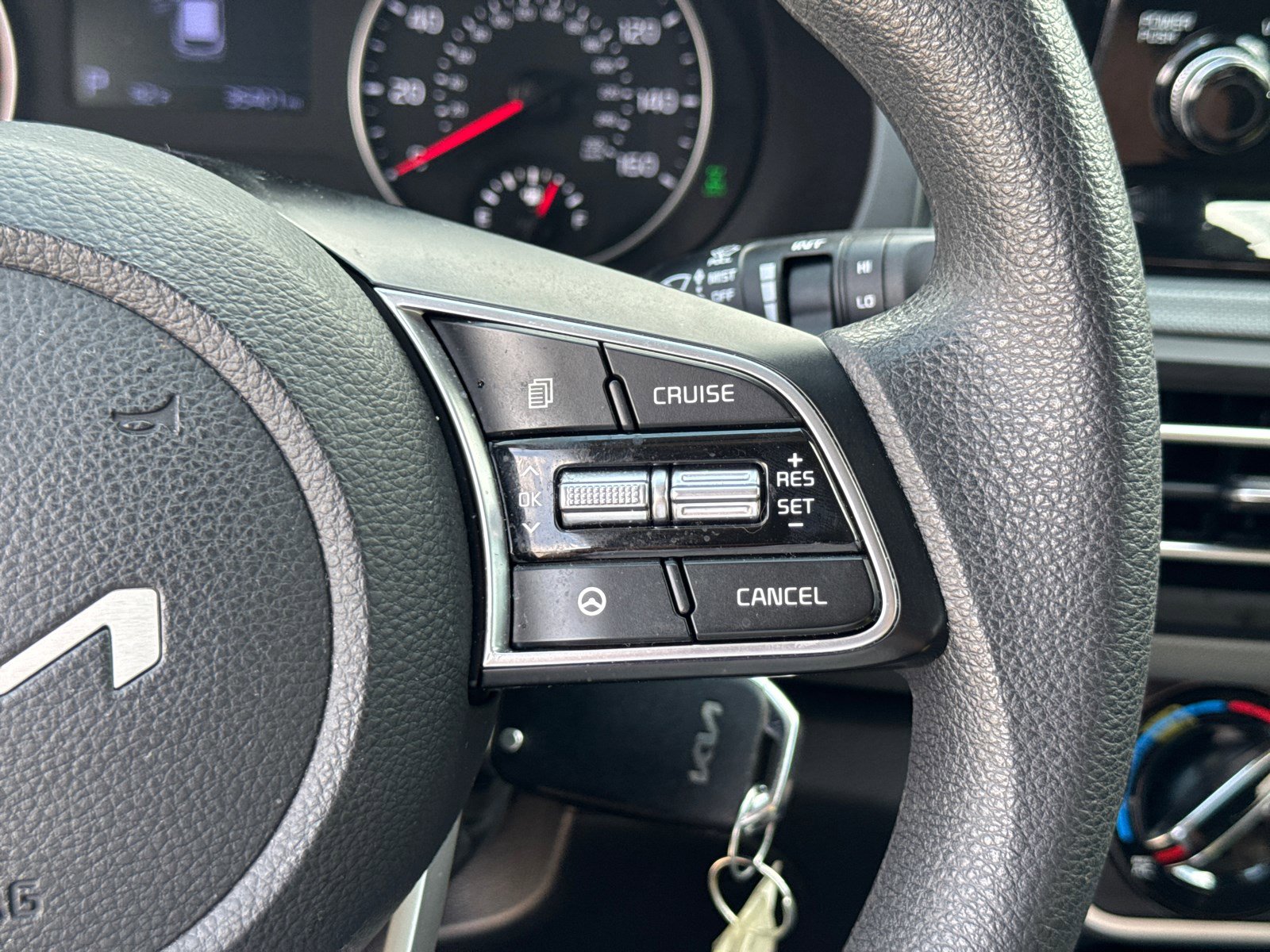 2023 Kia Seltos LX photo 15