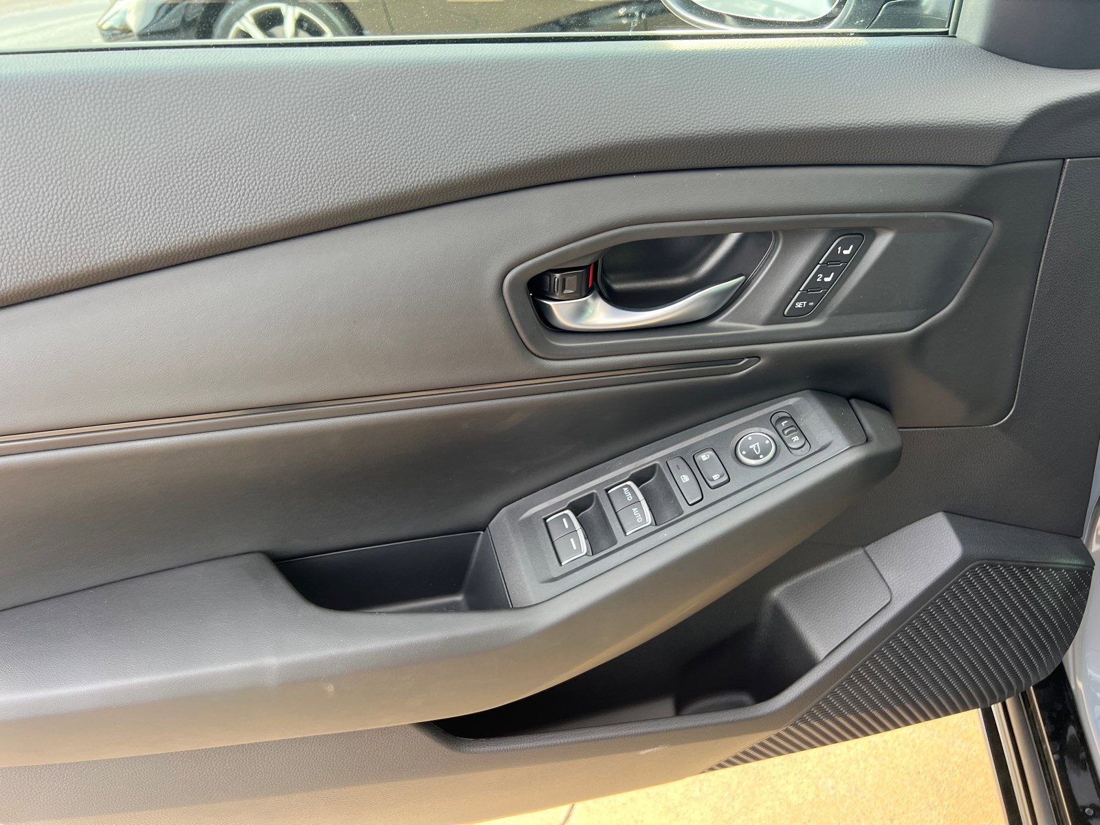 2025 Honda Accord Hybrid EX-L photo 9