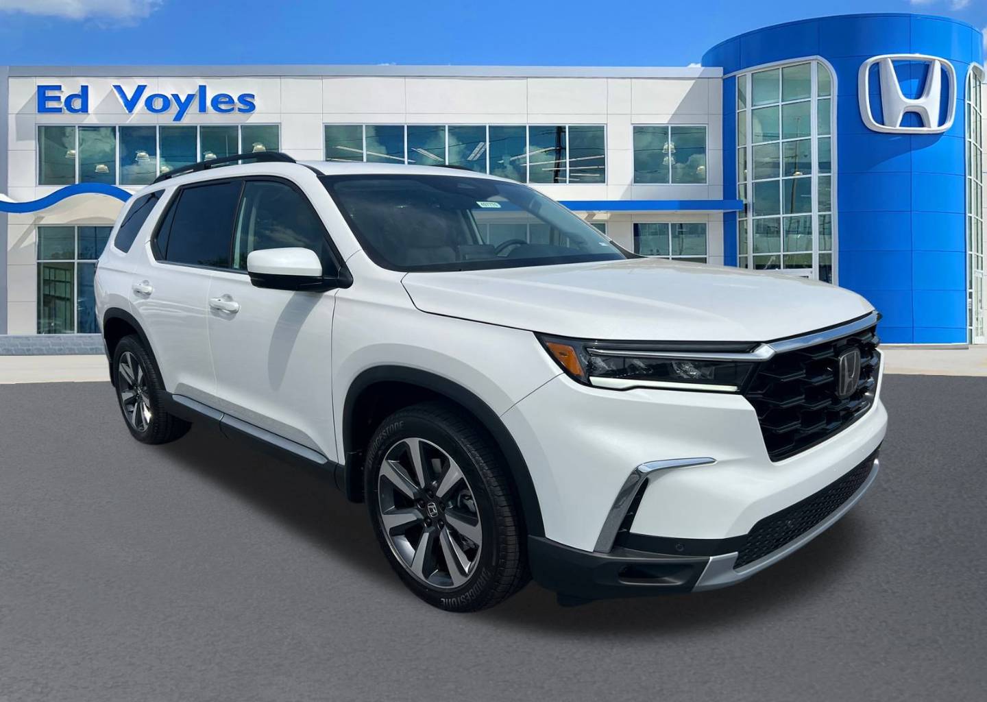 2025 Honda Pilot Touring's photo