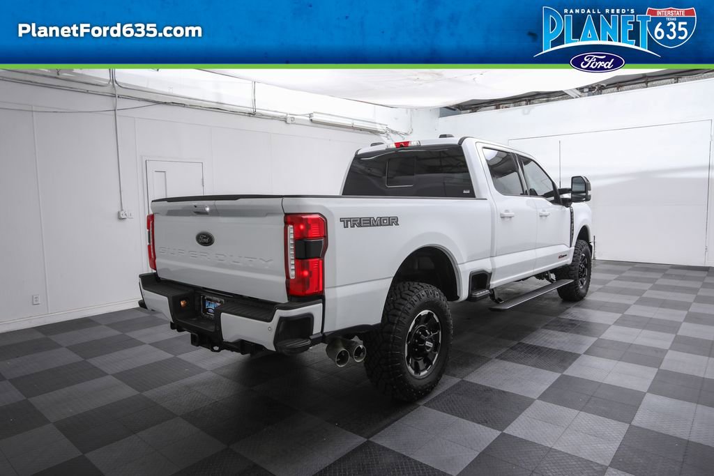 2025 Ford F-250 Lariat photo 4