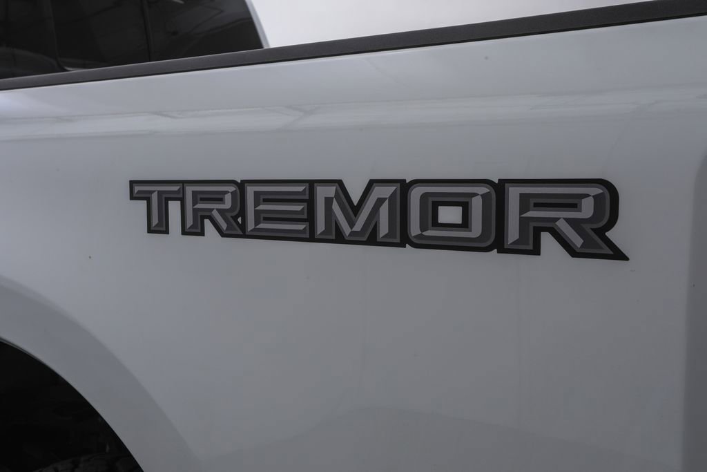 2025 Ford F-250 Lariat photo 5